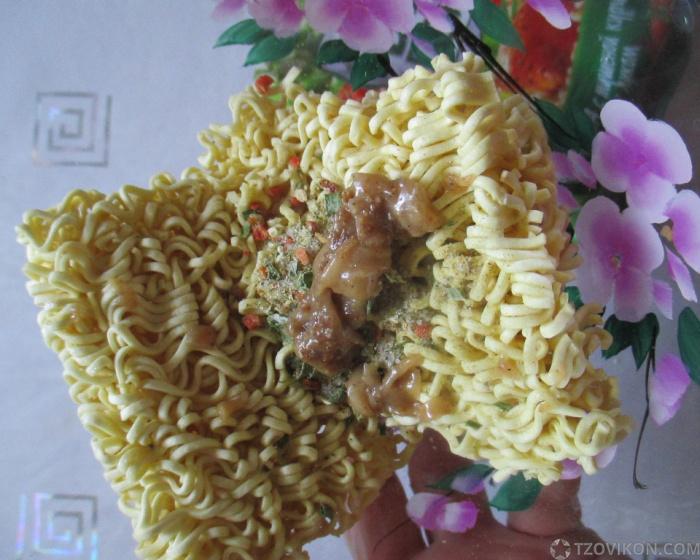 
                            Лапша быстрого приготовления с тушёной курицей и луком &laquo;Биг Ланч&raquo;
                         - отзывы