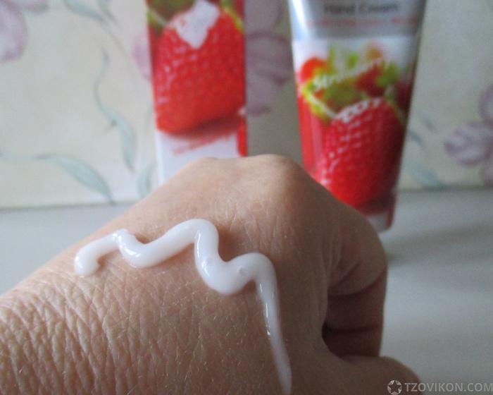 
                            Крем для рук Visible difference Strawberry, Farmstay
                         - отзывы